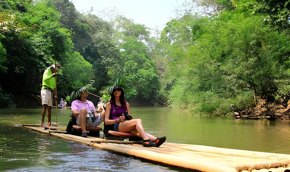 Phuket: Bamboo Rafting Tour with Elephant Bathing