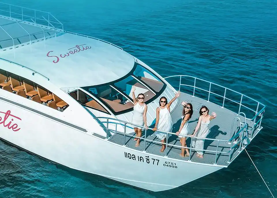 From Phuket: Day Trip Phi Phi – Bamboo By Catamaran (Sweetie)
