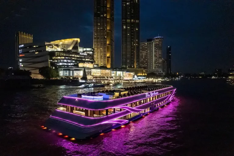 Bangkok: The Opulence Buffet Dinner Cruise with Live Band