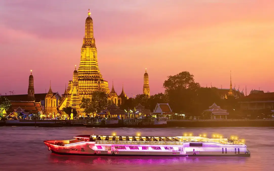 Bangkok: Riverside Carnival Party Dinner Cruise on the Chao Phraya