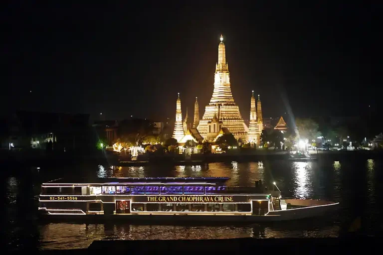 Bangkok: Chaophraya Cruise: A Magical Evening of Dinner, Music & River View